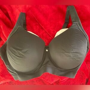 Breezies Wirefree Bra Size 42 DDD in black.